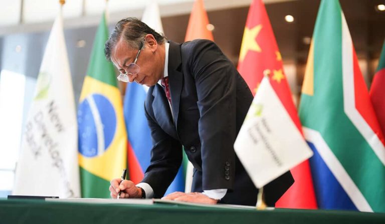 Colombia se suma al Banco de los BRICS: AIDHDES celebra este paso hacia la soberanía financiera y el desarrollo multilateral